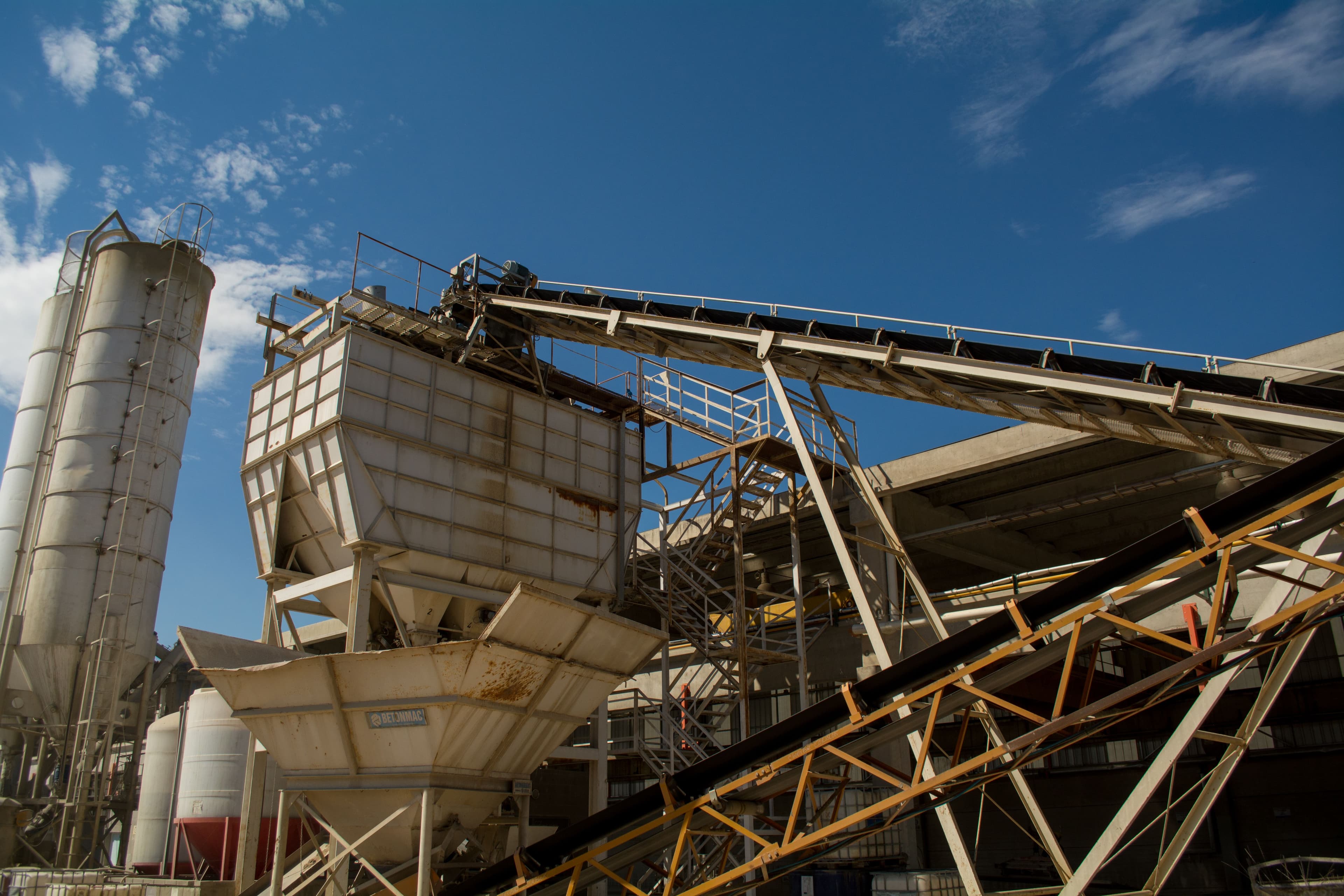 Material Handling System Equipments